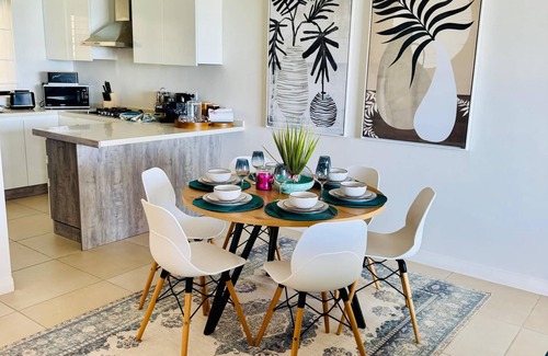 Bain Boeuf House | Luxury 3 Bedroom Duplex Private Beach in Bain Boeuf – Comfort and Security