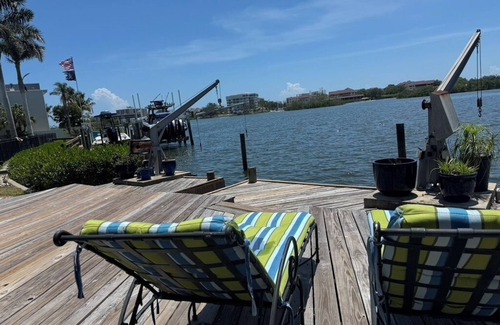 Sarasota House | Luxury 3-bedroom pool home on the scenic Intercoastal, 1 mile from beach access.