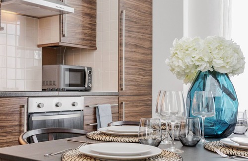 Kensington Apartment | Luxury 3 beds Kensington home with garden