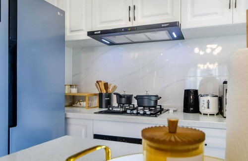 Kilimani Apartment | Luxury 3 BR All-En suite Pool,Gym-kids area & with WiFi