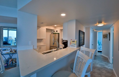 Daytona Beach Shores Condo | Luxury 3 BR Condo PECK PLAZA 26SE, Amazing Oceanfront Views, Heated Pool, Hot Tub