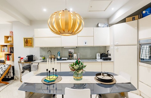 Tachbrook House | Luxury 3 En-suite BRs house Steps from Pimlico Station