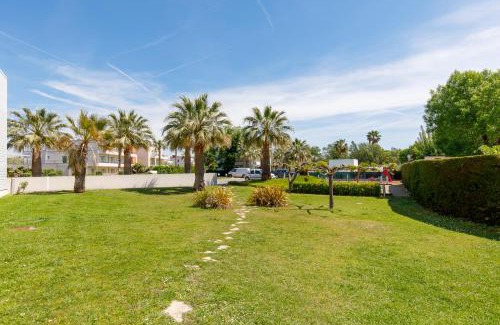 Mandelieu-La-Napoule Apartment | Luxury 3 pièce Garden Apartment in Cannes Marina