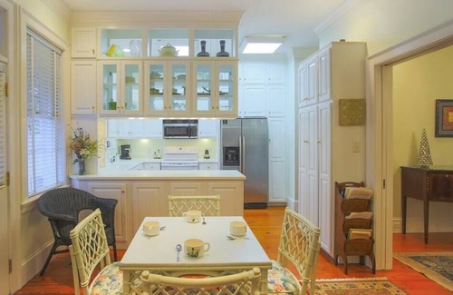 Historic Downtown Savannah House | Luxury 3-Story Townhome on Historic Tattnall Street by Lucky Savannah