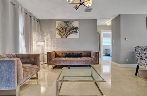 Lauderhill House | Luxury 3bd/2ba near Beach & Las Olas