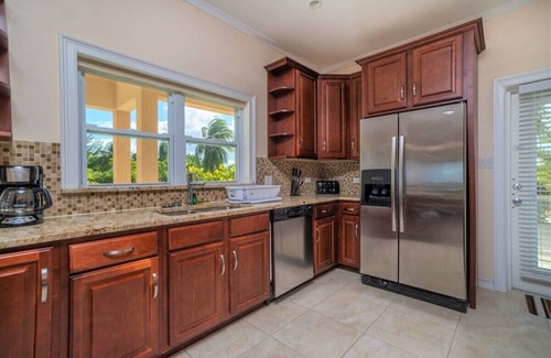 North Side House | Luxury 3bd Beach View, # 3 Blue, Stunning Views