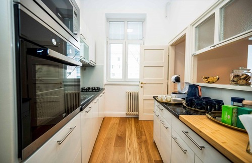 Old Town Apartment | Luxury 3BDR Suite- Maison Imperial