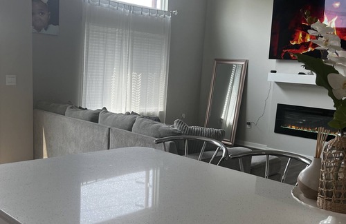 West Des Moines House | Luxury 3bed,3bath townhome