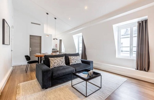 Gaillon Apartment | Luxury 3bedroom apartment near Louvre and Palais Royal