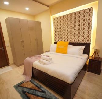 DLF Phase 5 Apartment | Luxury 3BHK Service Apartment -Golf Course Road, Gurgaon