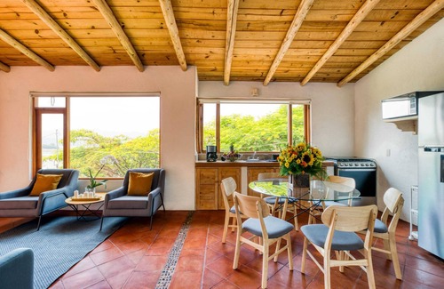 El Santuario Cabin | Luxury 3BR Cabin, Lakeview in Valle de Bravo