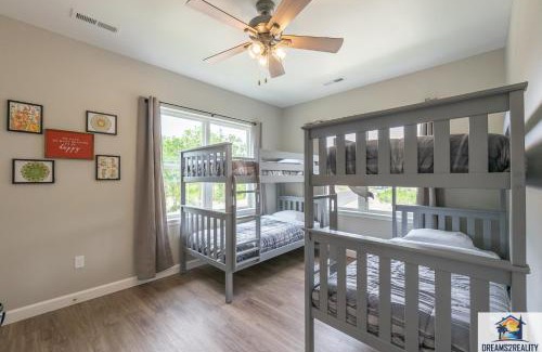 Branson House | Luxury 3BR Condo - Stairs Required - Resort Amenities - FREE TICKETS INCLUDED - FHG-308
