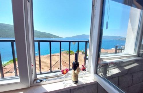 Kumbor Apartment | Luxury 3BR Duplex with Pool 2 Mins from Beach in Kumbor