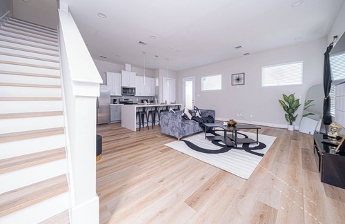 Northside House | Luxury 3BR Home Near Downtown Houston with Gourmet Kitchen & Private Yard