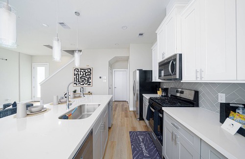 Northside House | Luxury 3BR Home Near Downtown Houston with Gourmet Kitchen & Private Yard