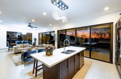 Playa Hermosa House | Luxury 3BR Home -Walk to Hermosa Beach