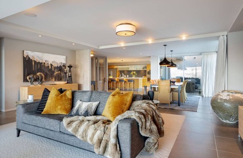 Queenstown Apartment | Luxury 3BR Queenstown Retreat with Alpine Views