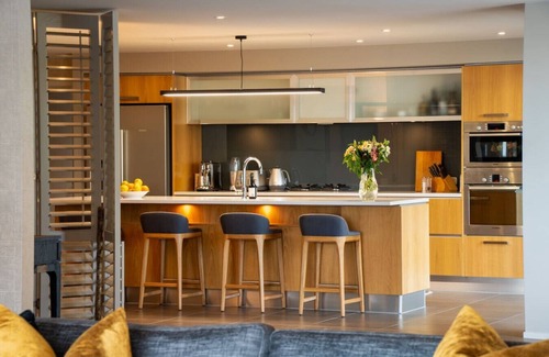 Queenstown Apartment | Luxury 3BR Queenstown Retreat with Alpine Views