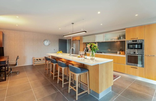 Queenstown Apartment | Luxury 3BR Queenstown Retreat with Alpine Views