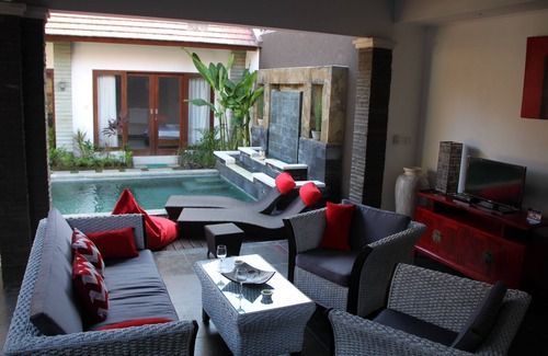 Nakula Villa | Luxury 3BR villa close to Double Six beach