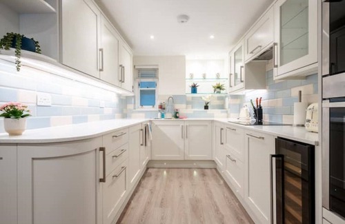 Pimlico House | Luxury 3BRs house in the heart of Victoria