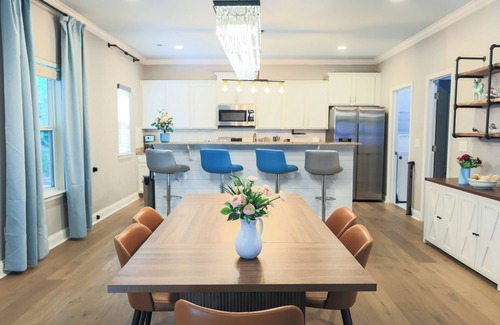 Wessex Square Other | Luxury 3King 4FullSize GameRoom FencedYard Grill 5-SmartTV Safe&Quiet Area