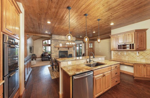 Woodmoor Villa | Luxury 4,200 sq ft duplex perched above Breckenridge overlooking the 10-mile range!