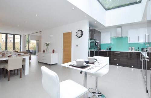 Mildmay House | Luxury 4 bed home in Central London