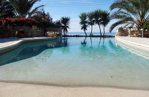 Peyia Town Villa | Luxury 4 bed, sleeps 8. All ensuite, Stunning Infinity Pool and Sea Views