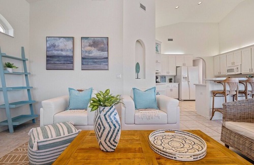 Palm Harbor House | Luxury 4-Bedroom Canal Home with Pool