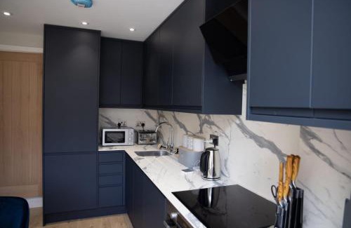 Selhurst House | Luxury 4-Bedroom Haven Garden Parking
