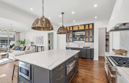 Sylvan Park House | Luxury 4-bedroom house near the Sylvan Park Roundabout - perfect location