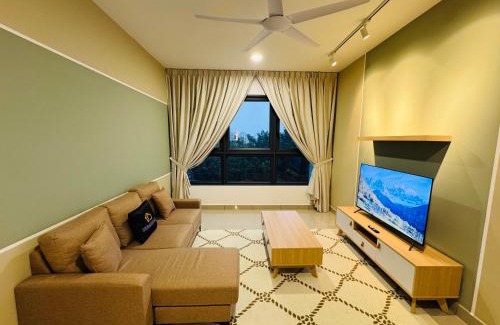 Taman Pertama Apartment | Luxury 4 Bedroom Suite at Kuala Lumpur near Maluri MRT By Suhad Suits KL