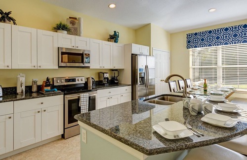 Windsor Palms Villa | Luxury 4 BR/3 BA Villa, SW facing pool/spa, conservation view, movie room