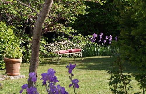 Mons Cottage | Luxury 4* Rose Cottage: heated pool, between Cognac & La Rochelle