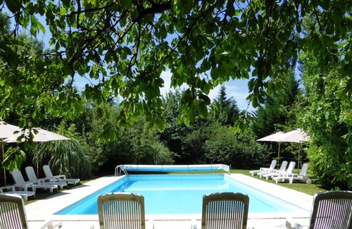 Mons Cottage | Luxury 4* Rose Cottage: heated pool, between Cognac & La Rochelle