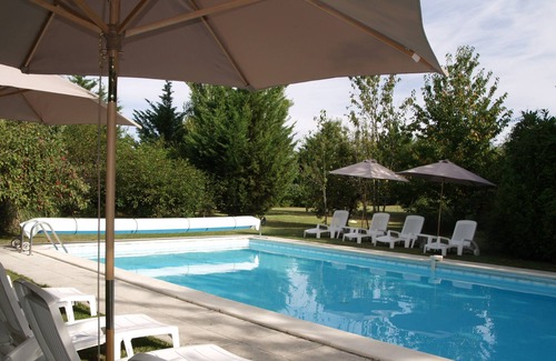 Mons Cottage | Luxury 4* Rose Cottage: heated pool, between Cognac & La Rochelle