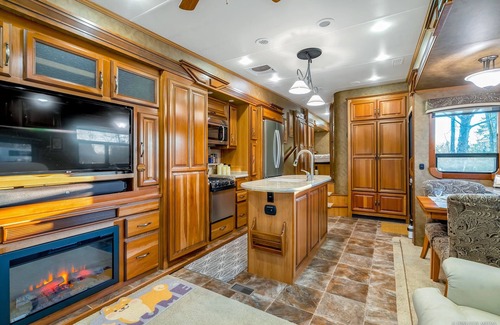 Langley Other | Luxury 41 food fifth wheel Redwood travel trailer