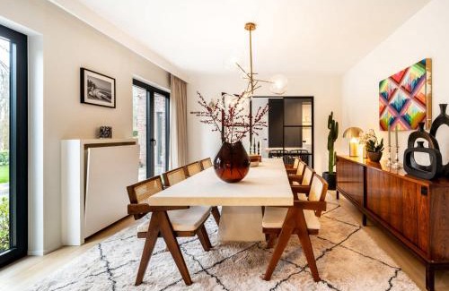 Waterloo Villa | Luxury 455m2 Villa in Waterloo