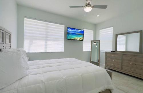 Windwood Bay Villa | Luxury 4Bd Home Near Disney with Pool -1653