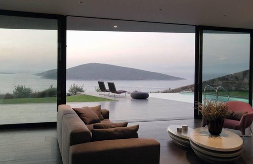 Dagbelen Villa | Luxury 4bed/6bath Villa Pool/Sea/Views! A #190