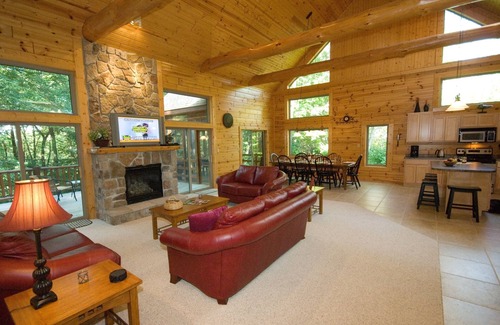 The Galena Territory House | Luxury 4br, 4.5 Bath Galena Territory Rental With Hot Tub & Pool Table