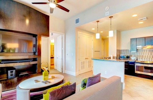 Las Vegas Condo | Luxury 4BR/4BA Presidential Suite Close to Strip! Big Savings!