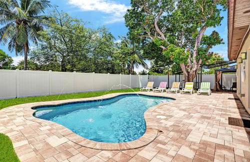 South Lake Villa | Luxury 4BR & 4BA Villa Heated Pool Minutes To Beach