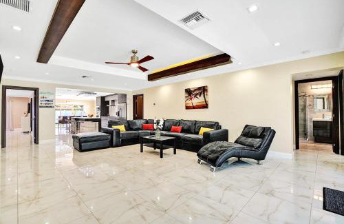 South Lake Villa | Luxury 4BR & 4BA Villa Heated Pool Minutes To Beach