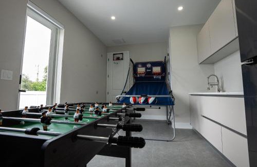 Burnt Store House | Luxury 4BR Entertainment house with Heated Pool