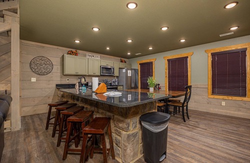 Gatlinburg Cabin | Luxury 4BR, Indoor Pool, Hot Tub!