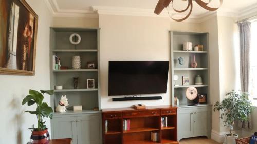 Streatham House | Luxury 4BR Smart Home - Garden - Designer Kitchen