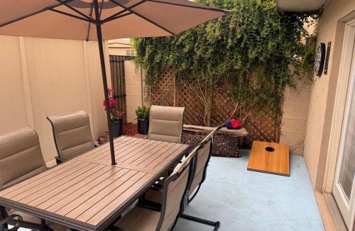 Casa Granada Townhouses Apartment | Luxury 4BR Walk to Fashion Sq
