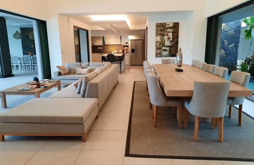 Grand River South East Villa | Luxury 5-bdrm villa of 600m2 with huge pool in the Anahita estate
